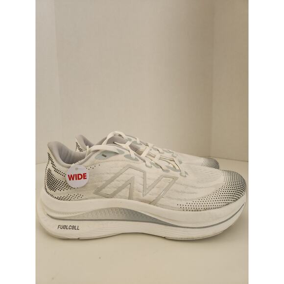 New Balance Women's FuelCell Walker Elite V1 Walking Shoe, 8.5 Wide - Picture 2 of 10